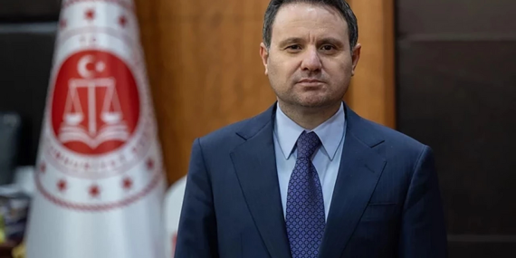 Hürriyet | Bakan Gürlek sosyal medya düzenlemesini anlattı: Klavye delikanlılığı yapan açık kimliği ile yapacak