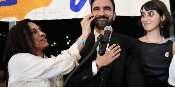 The Guardian | Mamdani’nin evinin önünde protesto sırasında patlayıcı düzenek: İki kişi gözaltında