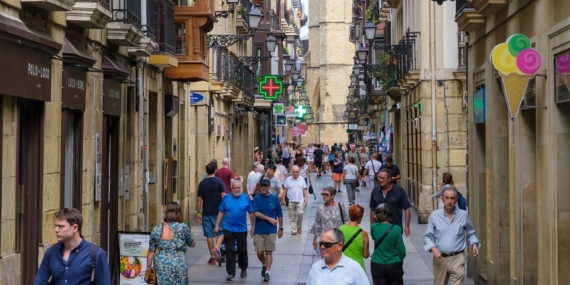 Dünya | Turizmde siyasi rüzgarlar: Pedro Sanchez konuştu, Türk tatilciler rotayı İspanya’ya kırdı