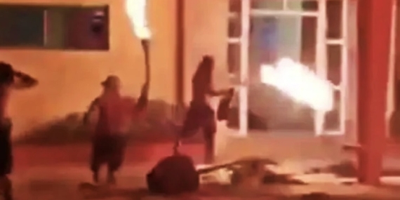 EFE | Küba’da elektrik isyanı: Komünist Parti ofisi ateşe verildi