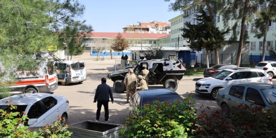 TRT | Şanlıurfa’da okula silahlı saldırı: 16 kişi yaralandı, zanlı intihar etti!