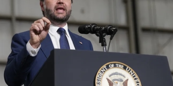 CNN International | JD Vance’in planlarını medyaya satan ajan: Beyaz Saray’daki köstebek yakın koruması çıktı