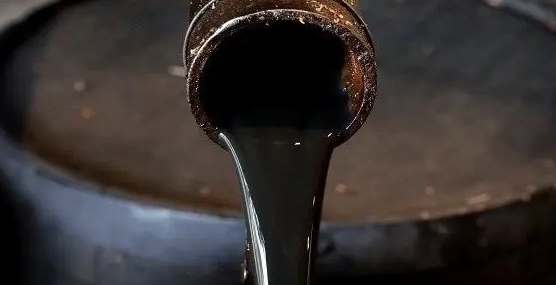 Bloomberg HT | Petrolde sert düşüş: Ateşkes umudu fiyatları yüzde 5 aşağı çekti