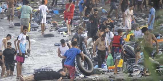 TVE | Binlerce göçmen Fas’tan İspanya’ya yüzdü: İspanya asker gönderdi, İtalya Schengen’i askıya alabilir