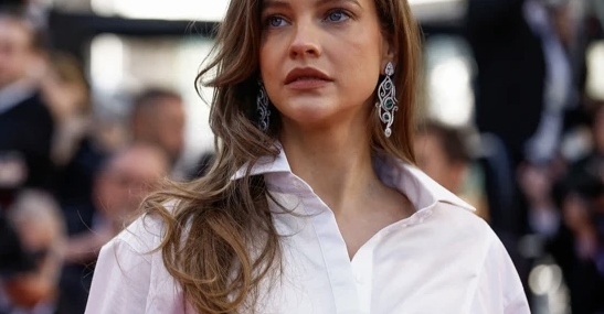 CNBC-e | Macaristan cumhurbaşkanını arıyor: Aday önerileri arasında Barbara Palvin de var, favori ise ‘Hide the Pain Harold’