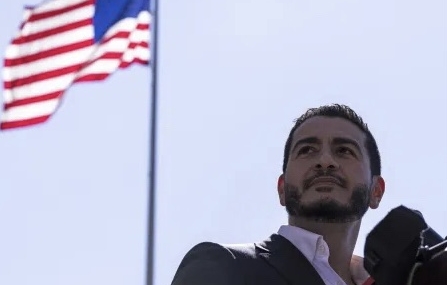 ABD’de İsrail karşıtı Abdul El-Sayed Senato ön seçimlerini kazandı