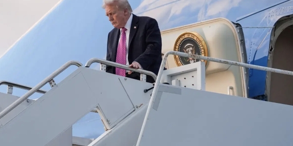 Washington Post: Trump, NATO dönüşü İran tehdidi nedeniyle yemek servisi kamyonuyla başka uçağa götürüldü