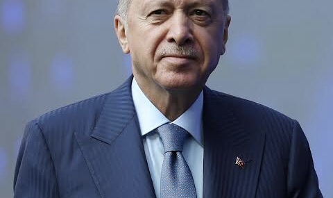 Sözcü | AK Parti’nin 25. yılı: Üç vekil ve üç belediye başkanına rozet takılacak