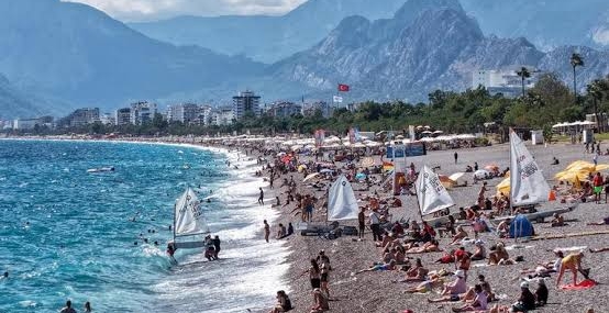Financial Times: İran savaşı Türkiye’de turizmi vurdu: Antalya ve Muğla’da otel fiyatları düşüyor