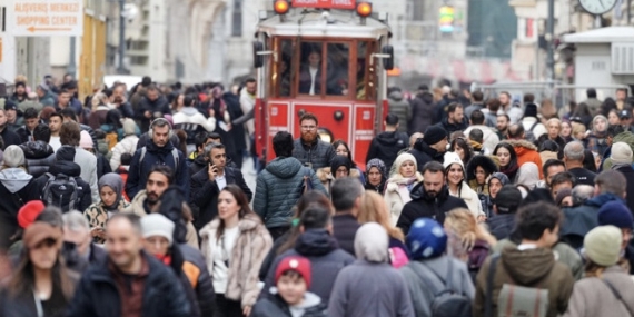 Metropoll Araştırma | Siyasi gelişmelere olumlu bakanların oranı sadece yüzde 17,8