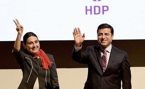 Rûdaw | Tuncer Bakırhan’dan “çerçeve yasa” açıklaması: Demirtaş ve Yüksekdağ siyasi hayata katılacak