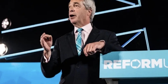 The Guardian | İngiltere’de Farage’dan bağış skandalı savunması: Konuşulanları dinlemiyordum
