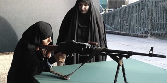 Reuters | İran’da sivillere silah eğitimi veriliyor